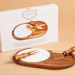 NIB Twine Living wooden and ceramic cheese board
